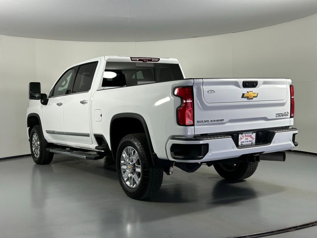 Used 2024 Chevrolet Silverado 3500 High Country w/ Technology Package image 5