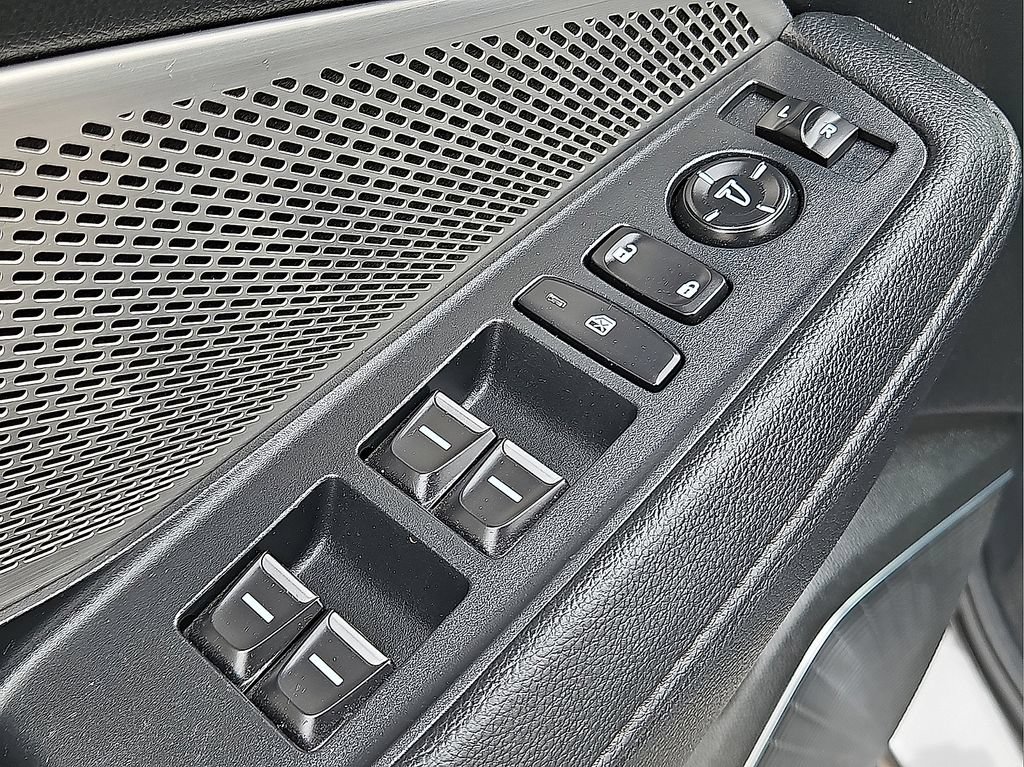 Used 2023 Acura MDX FWD image 16