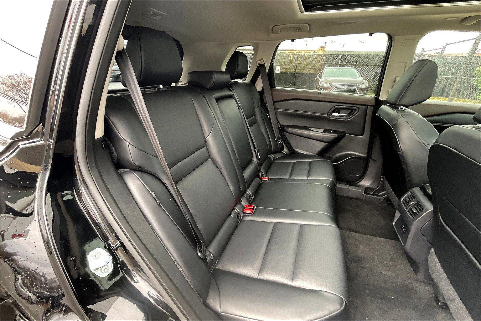 Used 2023 Nissan Rogue SV w/ SV Premium Package AWD/4WD image 32