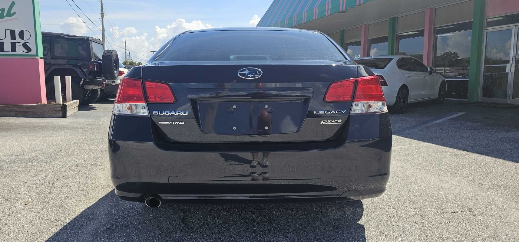 Used 2012 Subaru Legacy 2.5i Premium w/ All-Weather Pkg + Moonroof AWD/4WD image 4