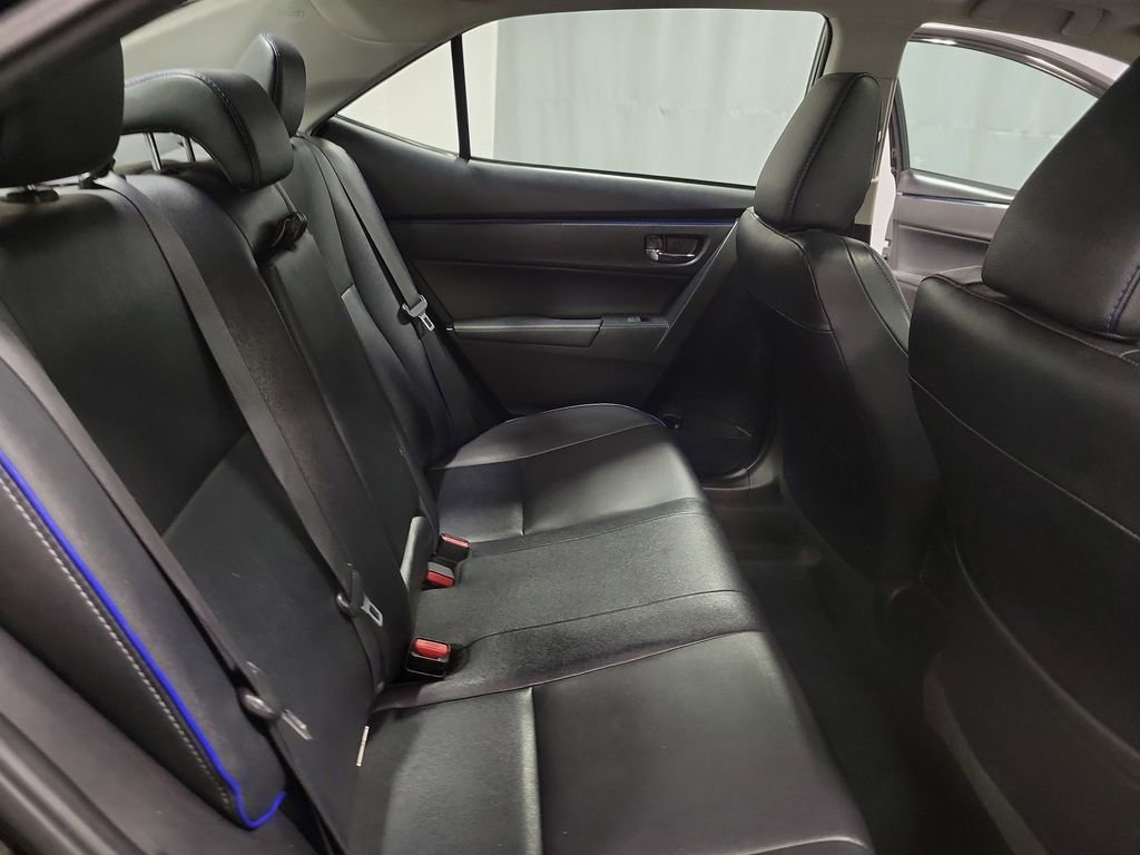 Used 2018 Toyota Corolla XSE image 22