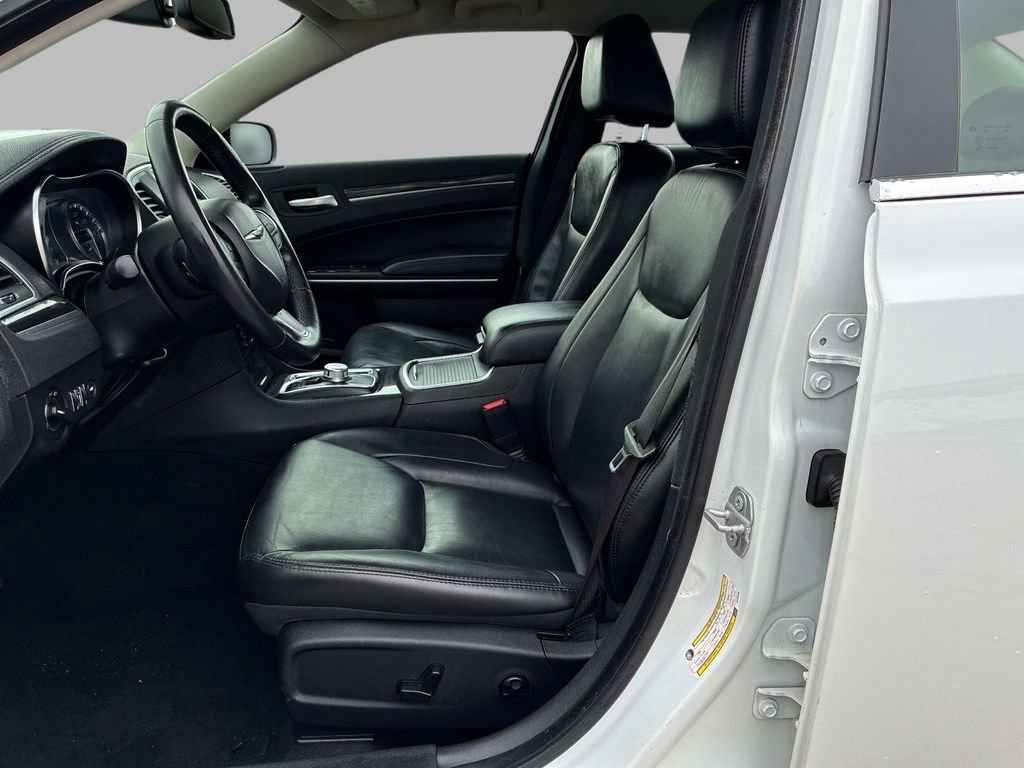 Used 2019 Chrysler 300 Touring w/ Quick Order Package 2EF image 19