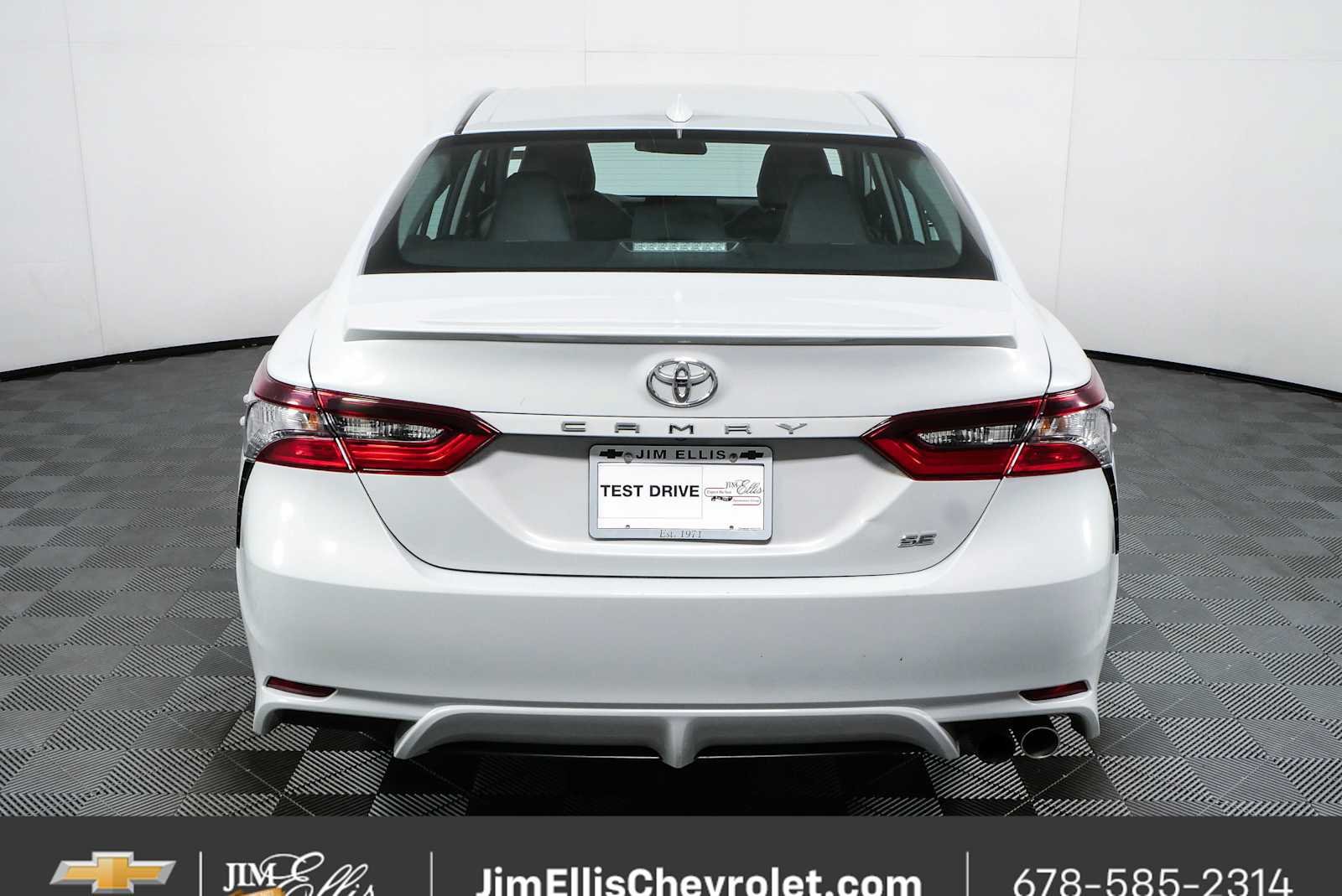 Used 2024 Toyota Camry SE FWD image 25
