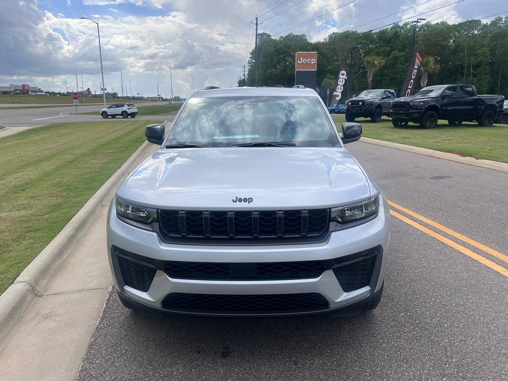 New 2026 Jeep Grand Cherokee Altitude RWD image 11