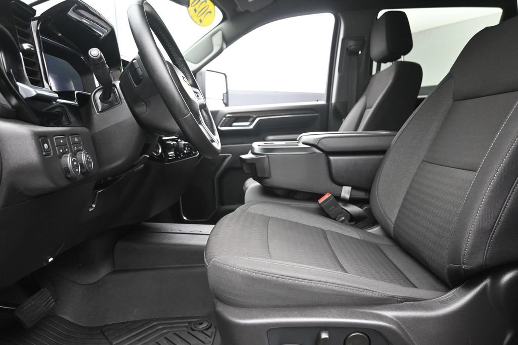 Used 2026 Chevrolet Silverado 2500 LT AWD/4WD image 16