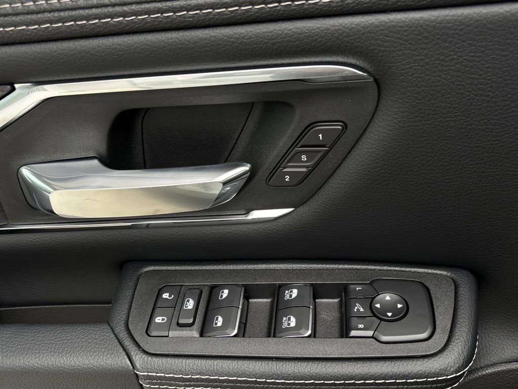 New 2026 RAM 1500 Laramie AWD/4WD image 24