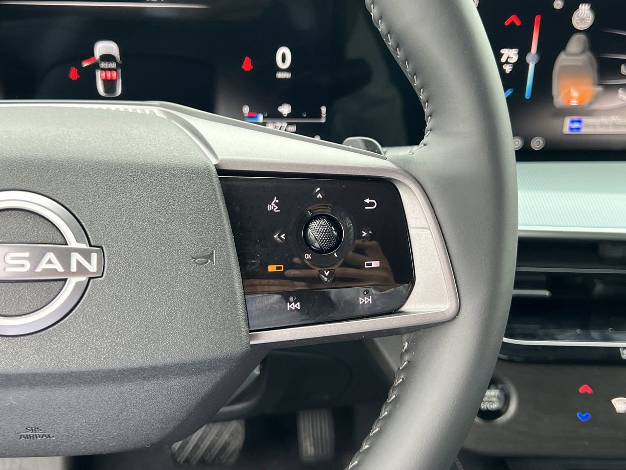 Certified 2025 Nissan Murano SL AWD/4WD image 12
