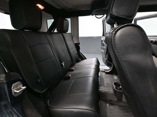 Used 2008 Jeep Wrangler Unlimited Sahara AWD/4WD image 32