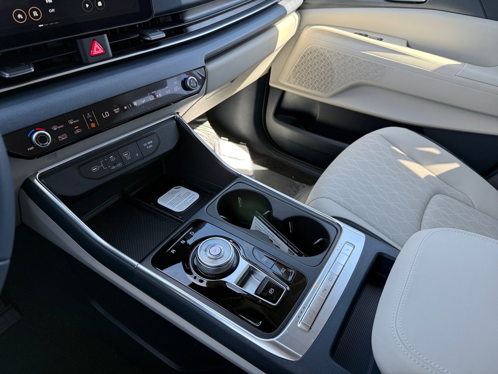 New 2026 Kia Carnival EX image 13