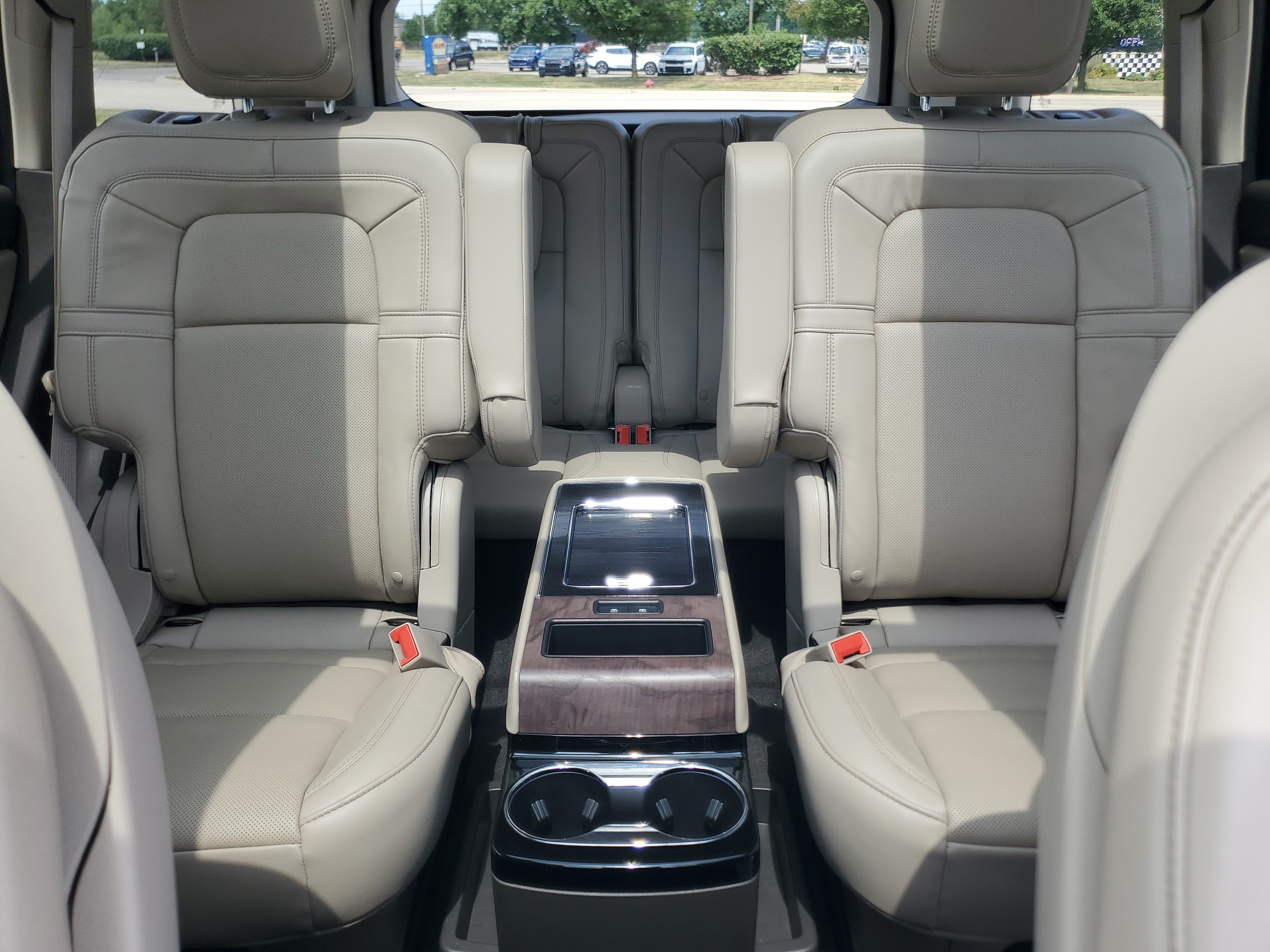 Certified 2023 Lincoln Aviator Reserve w/ Equipment Group 201A AWD/4WD image 19