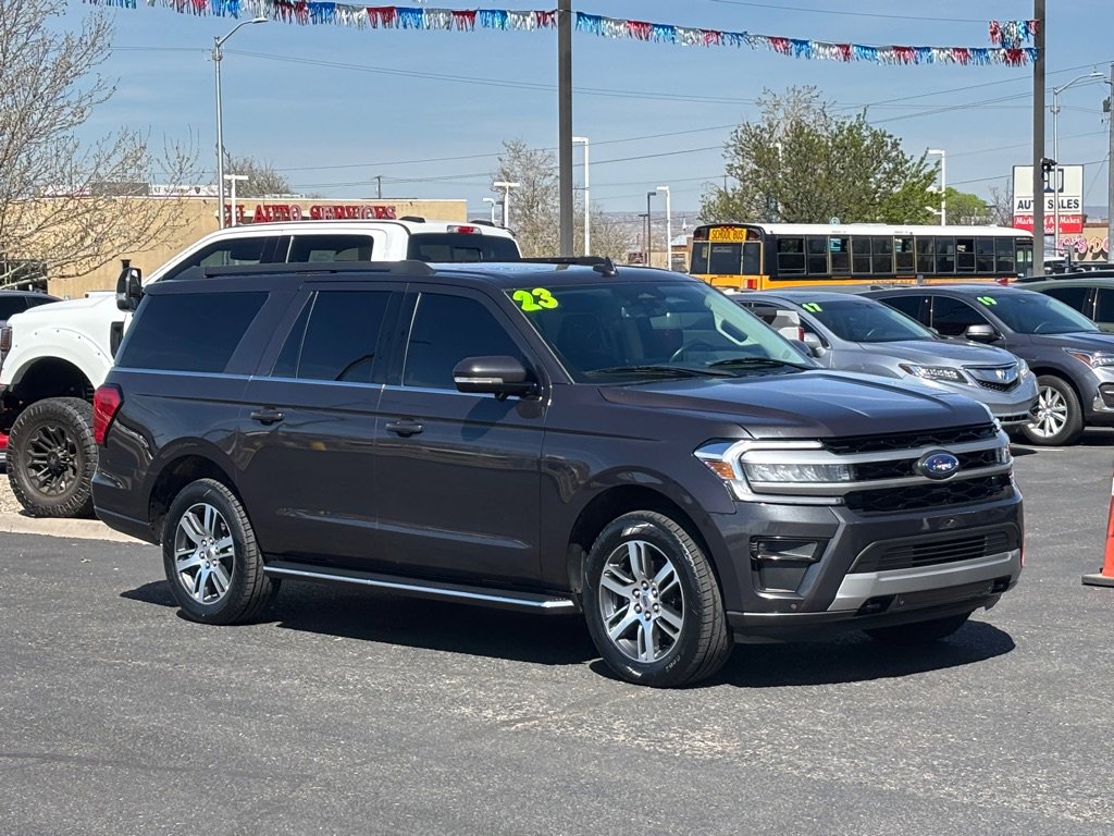 Used 2023 Ford Expedition Max XLT image 4