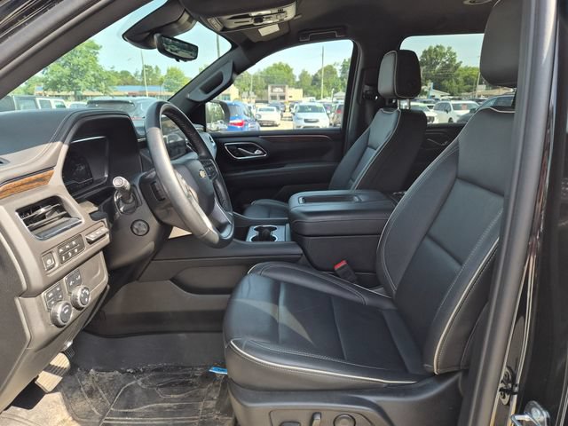 Used 2024 Chevrolet Suburban Premier AWD/4WD image 13