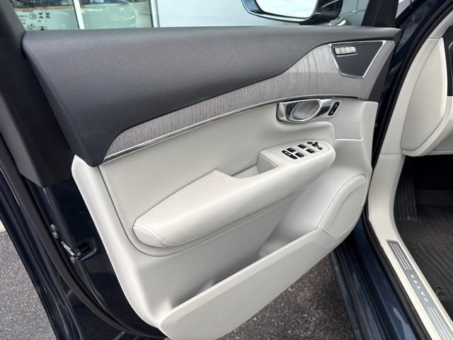 Used 2025 Volvo XC90 T8 Plus w/ Protection Package Premier AWD/4WD image 6