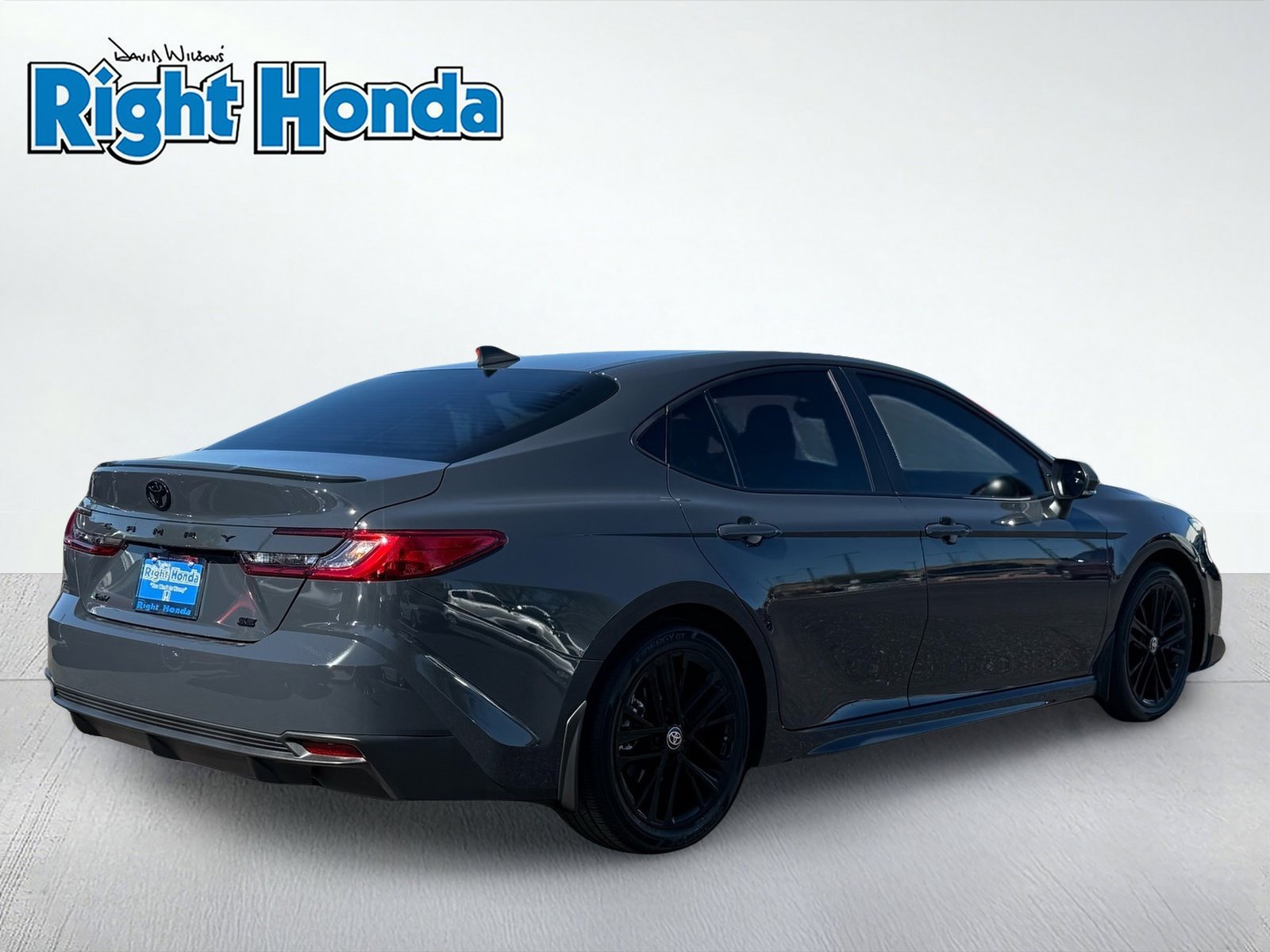 Used 2026 Toyota Camry SE w/ Multimedia Upgrade Package FWD image 7