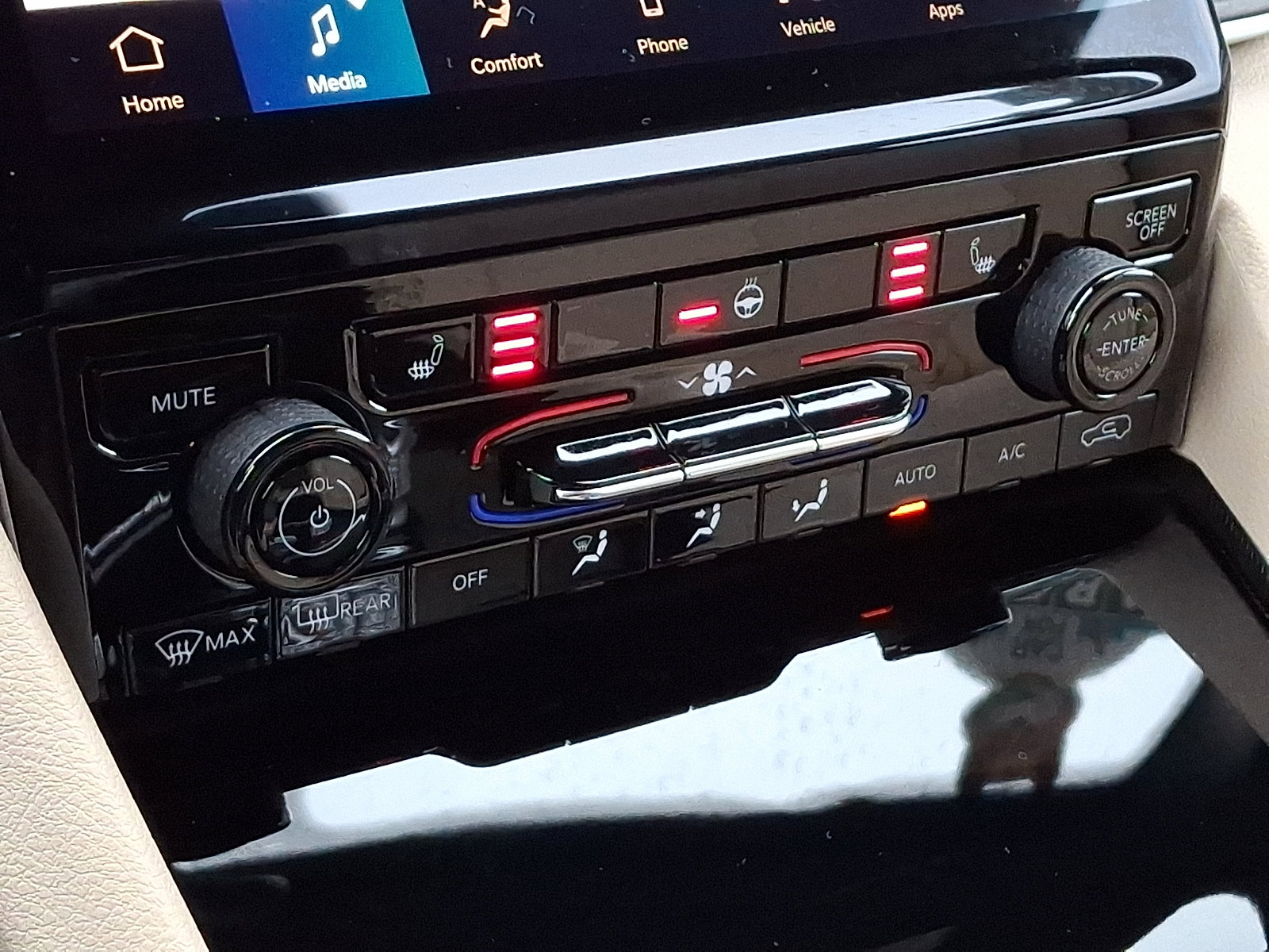 Used 2025 Jeep Grand Cherokee Limited image 16