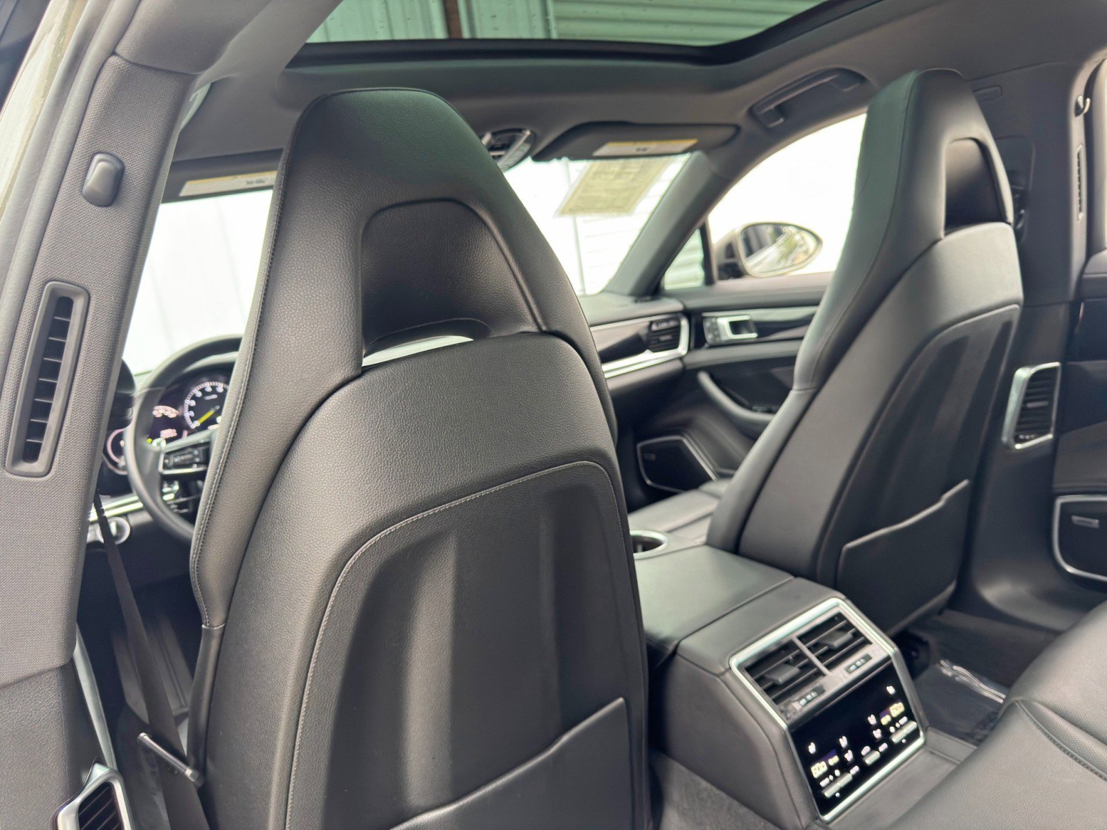 Used 2022 Porsche Panamera 4 AWD/4WD image 39