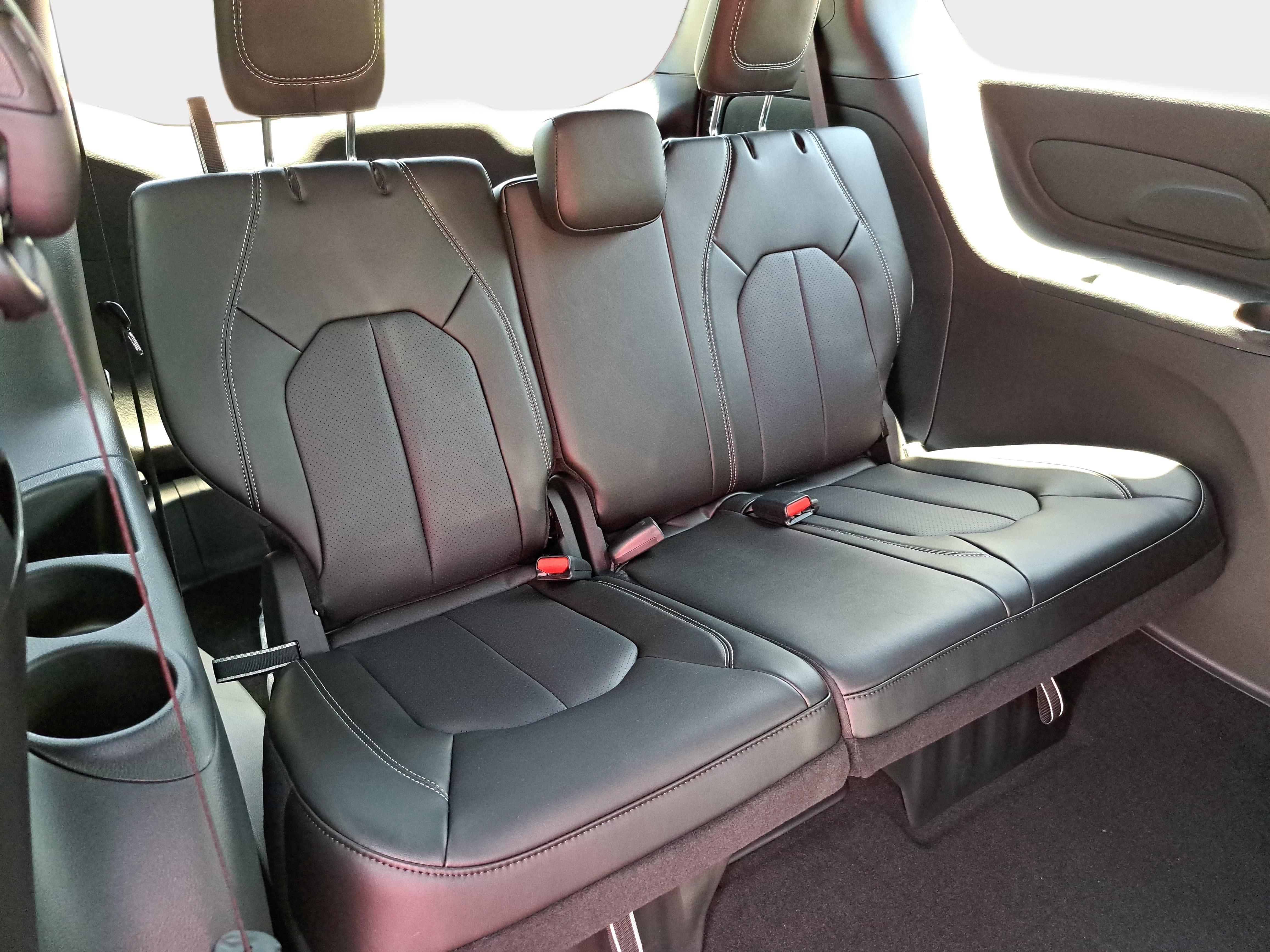 New 2027 Chrysler Pacifica Select FWD image 12