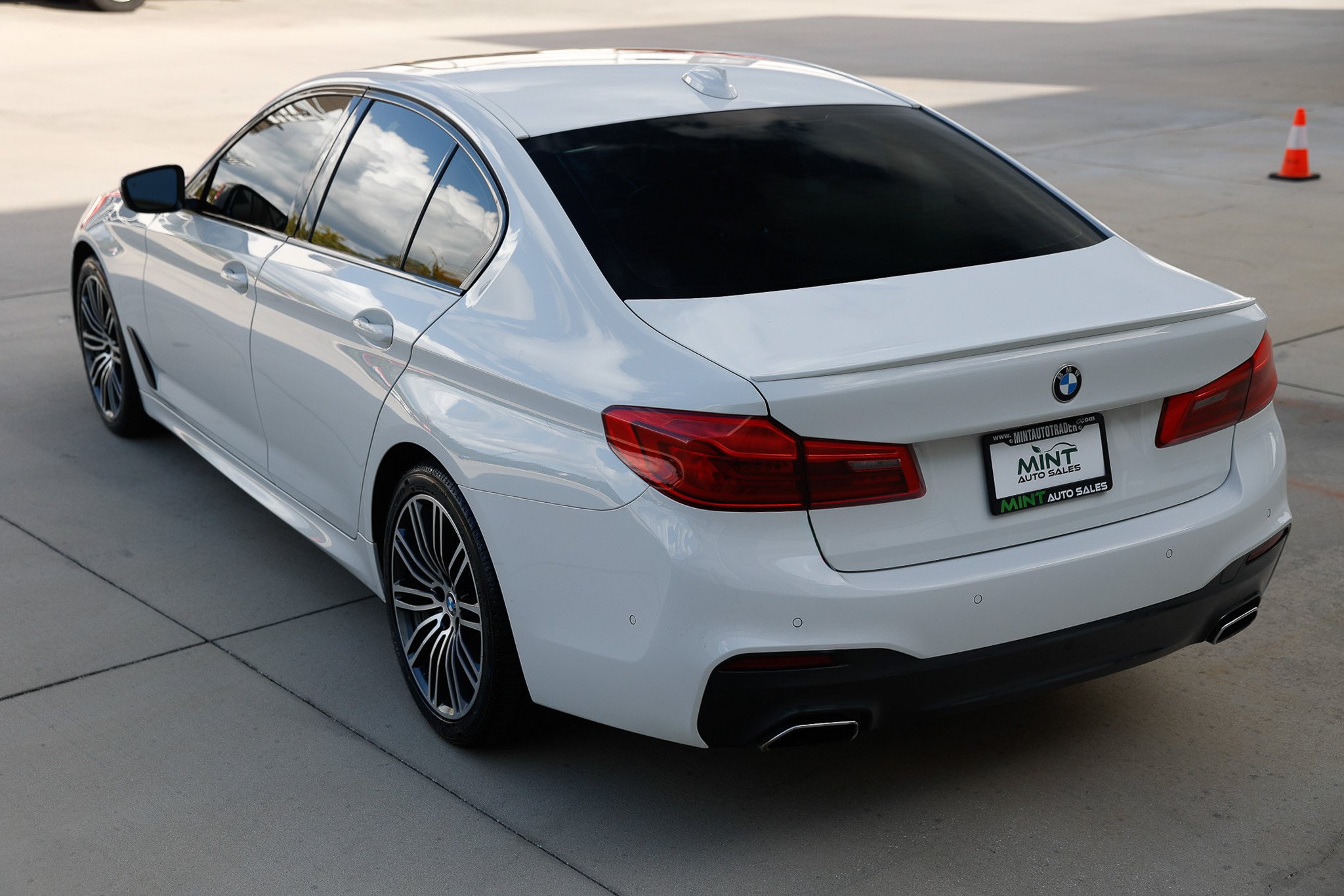 Used 2019 BMW 540i xDrive w/ M Sport Package AWD/4WD image 8