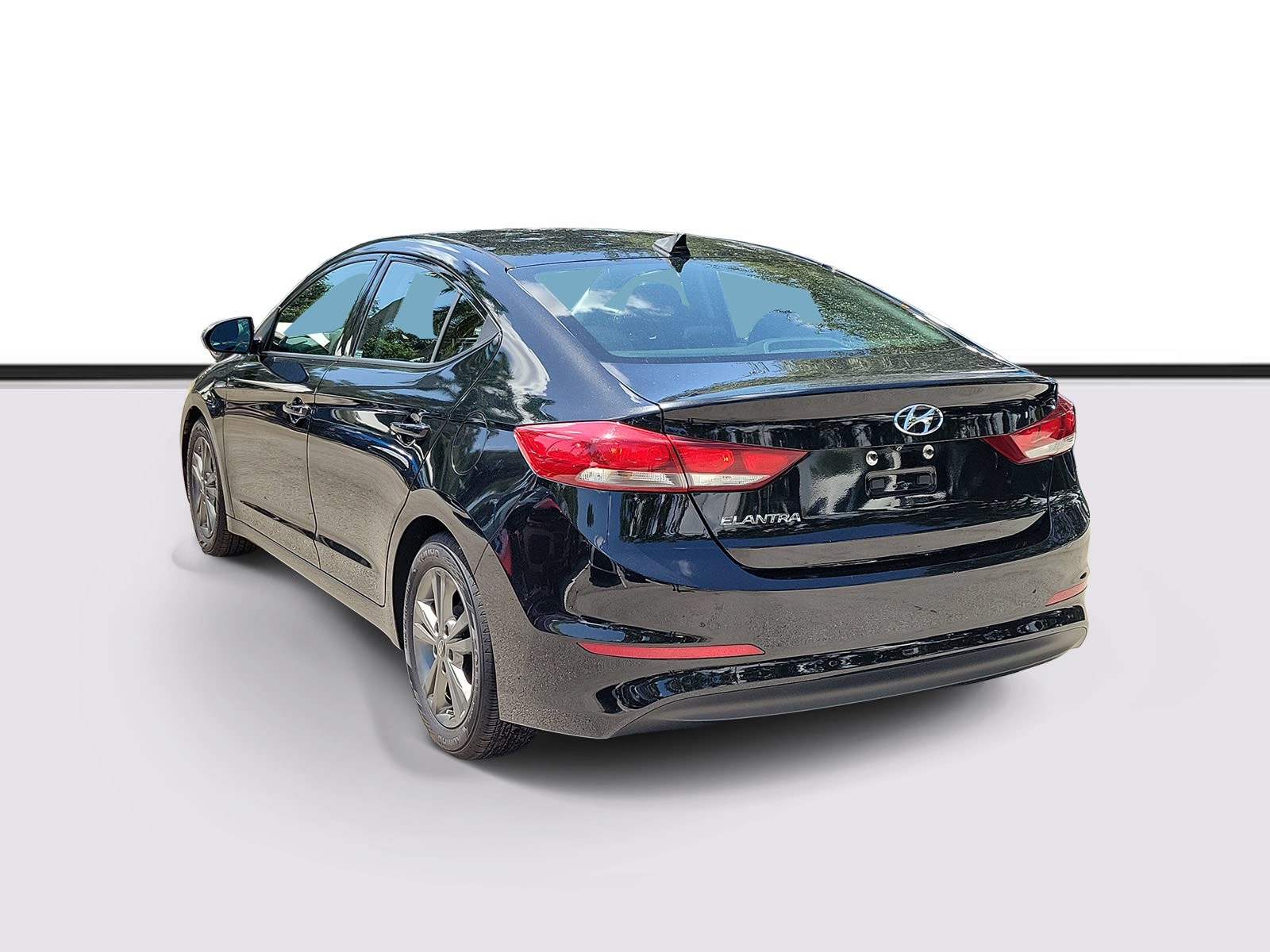 Used 2017 Hyundai Elantra Value Edition FWD image 3