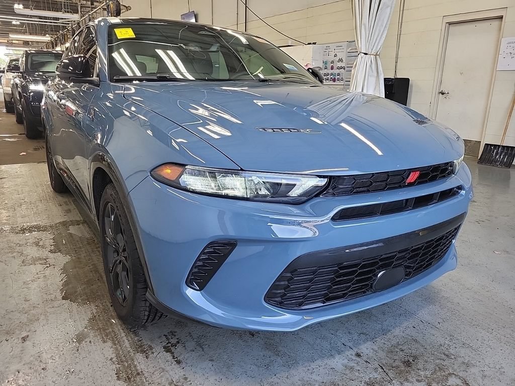 Used 2024 Dodge Hornet R/T Plus w/ R/T Blacktop Package AWD/4WD image 4