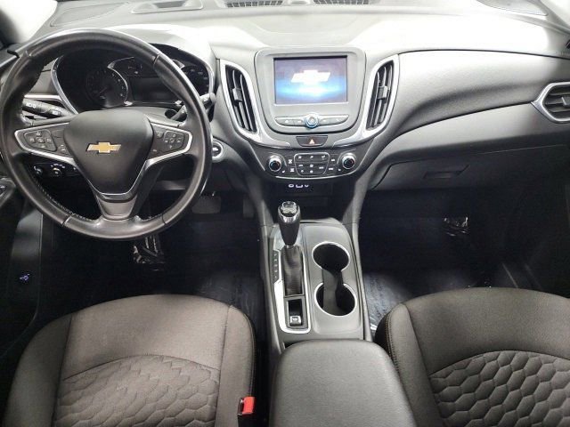 Used 2020 Chevrolet Equinox LT w/ Driver Convenience Package image 2