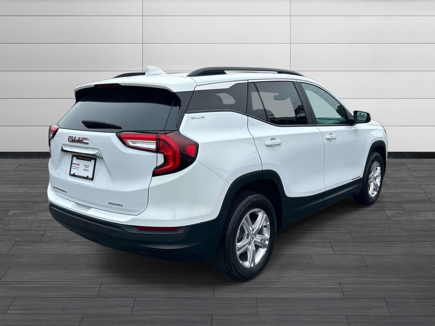Used 2022 GMC Terrain SLE w/ Driver Convenience Package AWD/4WD image 3