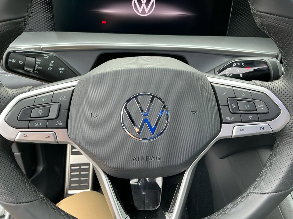 New 2026 Volkswagen Tiguan SE R-Line AWD/4WD image 18