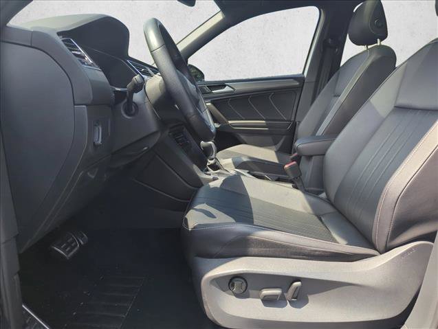 Used 2022 Volkswagen Tiguan SE R-Line FWD image 19