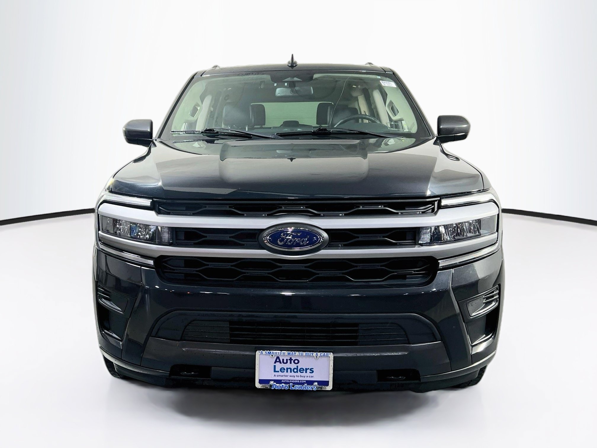Used 2022 Ford Expedition XLT AWD/4WD image 2