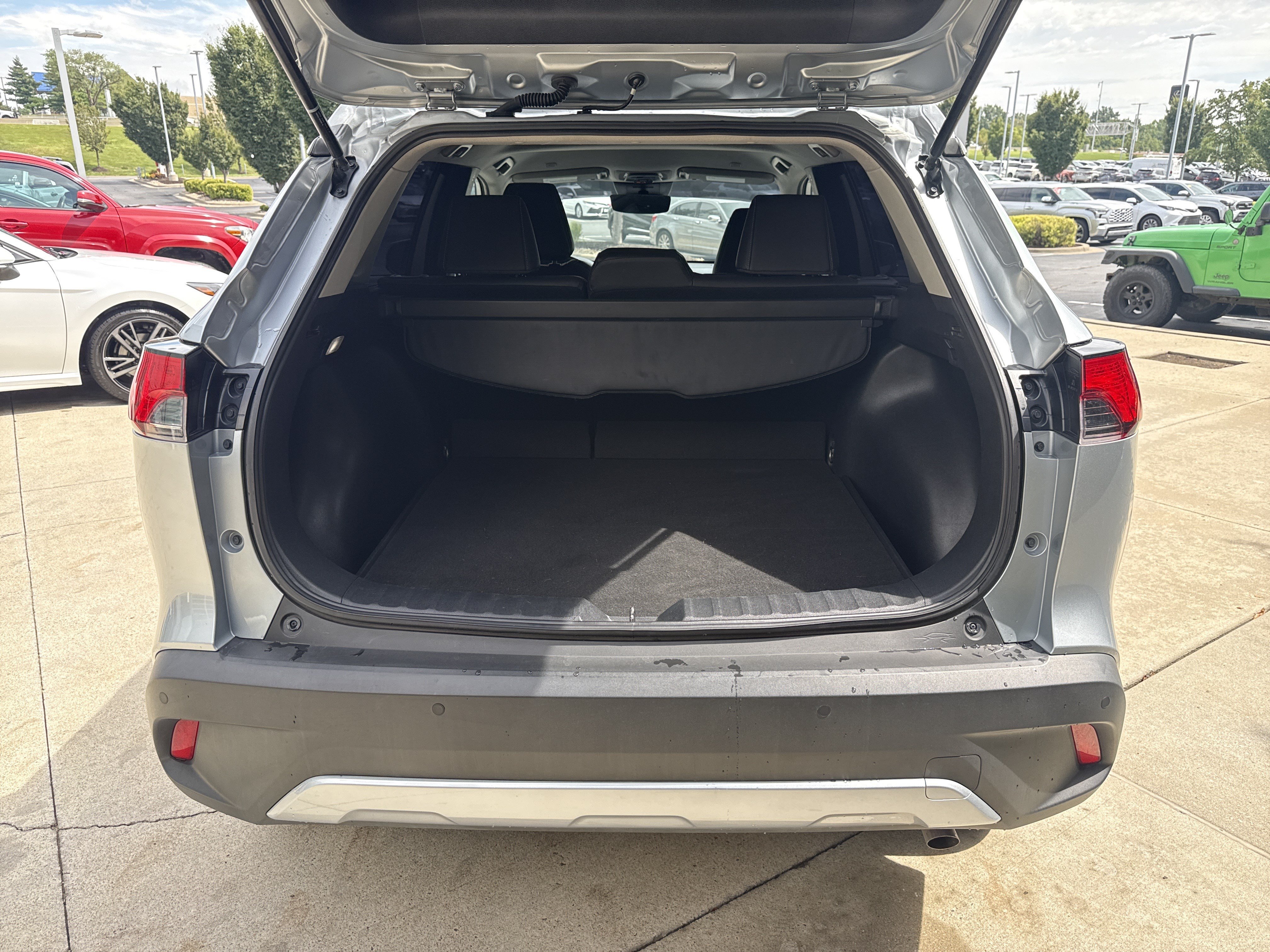 Used 2024 Toyota Corolla Cross XLE AWD/4WD image 30