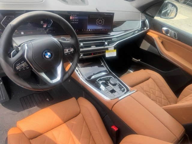 New 2026 BMW X5 xDrive50e w/ Climate Comfort Package AWD/4WD image 16