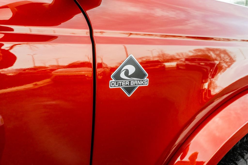 Used 2023 Ford Bronco Outer Banks image 4