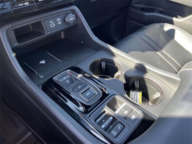 Used 2025 Honda Pilot TrailSport image 23