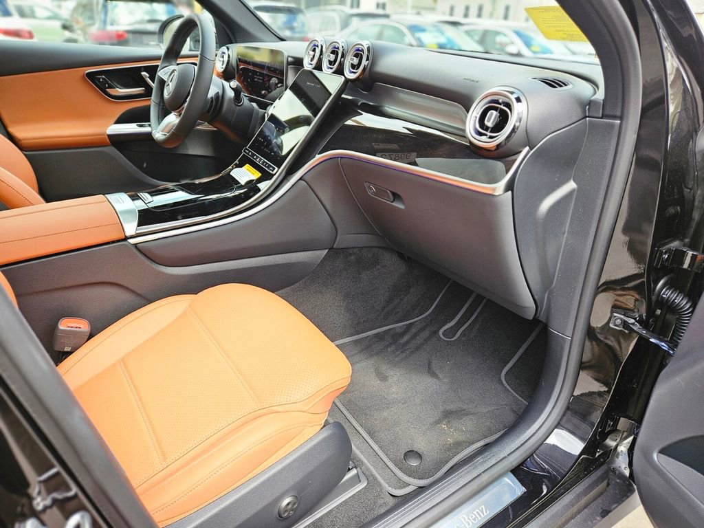 New 2026 Mercedes-Benz GLC 300 4MATIC image 9