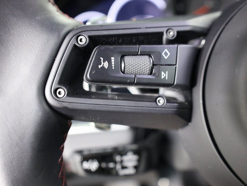 Used 2023 Porsche Panamera 4S image 9