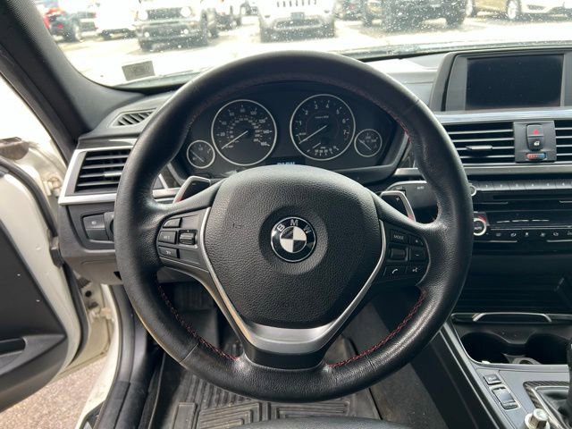 Used 2018 BMW 330i xDrive Sedan w/ Convenience Package image 17