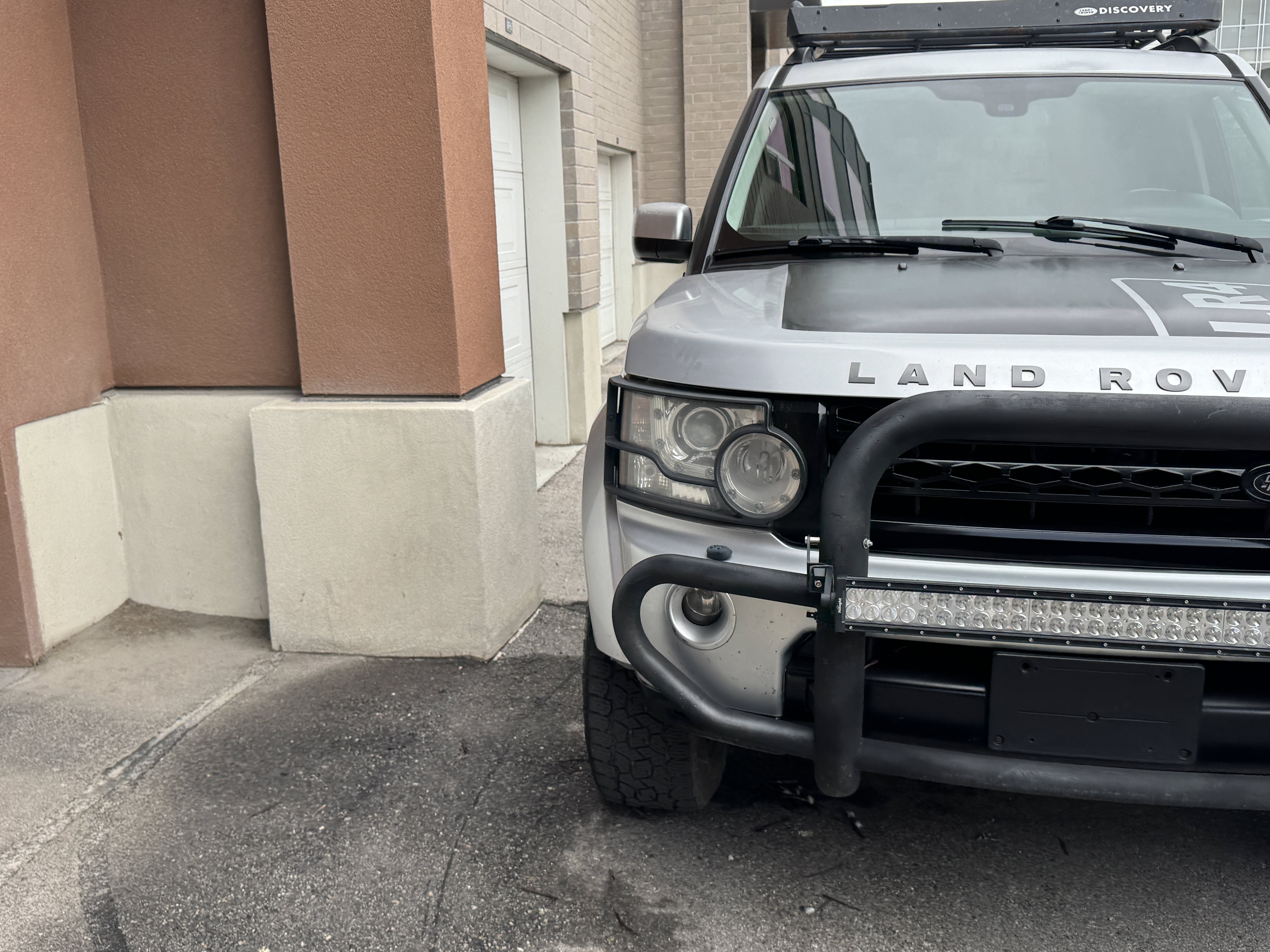 Used 2013 Land Rover LR4 AWD/4WD image 10