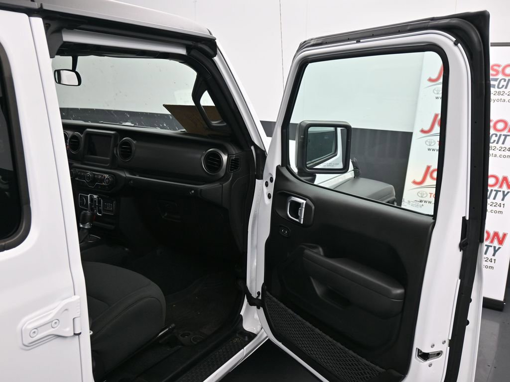 Used 2022 Jeep Gladiator Sport image 21