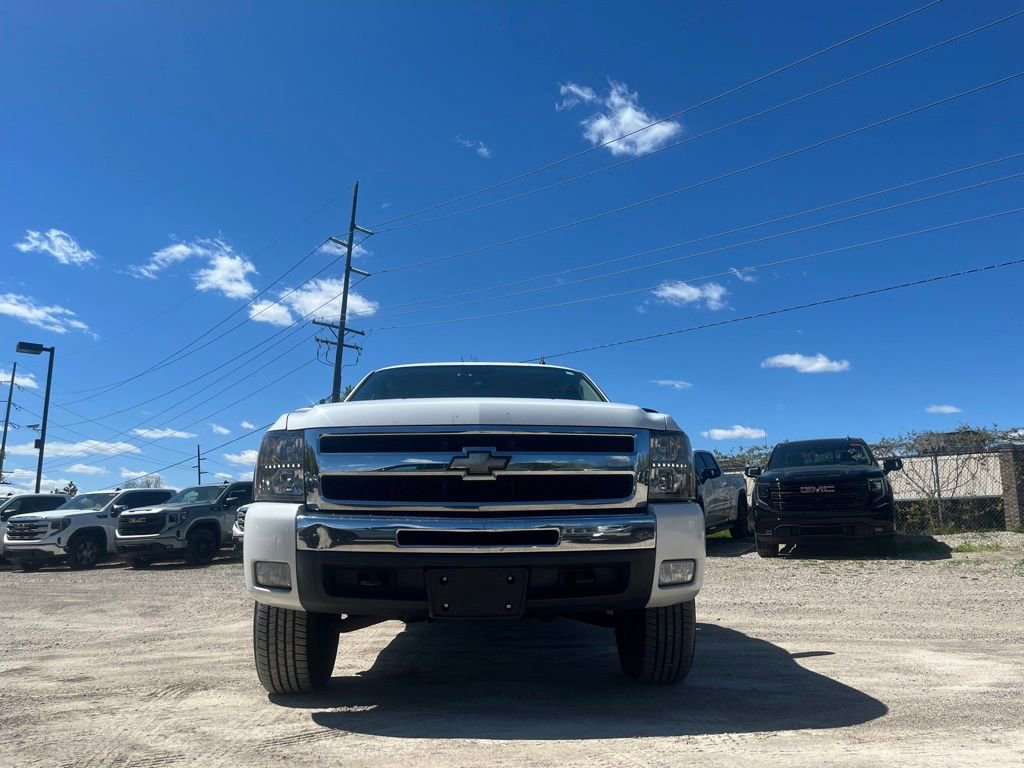 Used 2011 Chevrolet Silverado 1500 LT w/ All-Star Edition AWD/4WD image 4