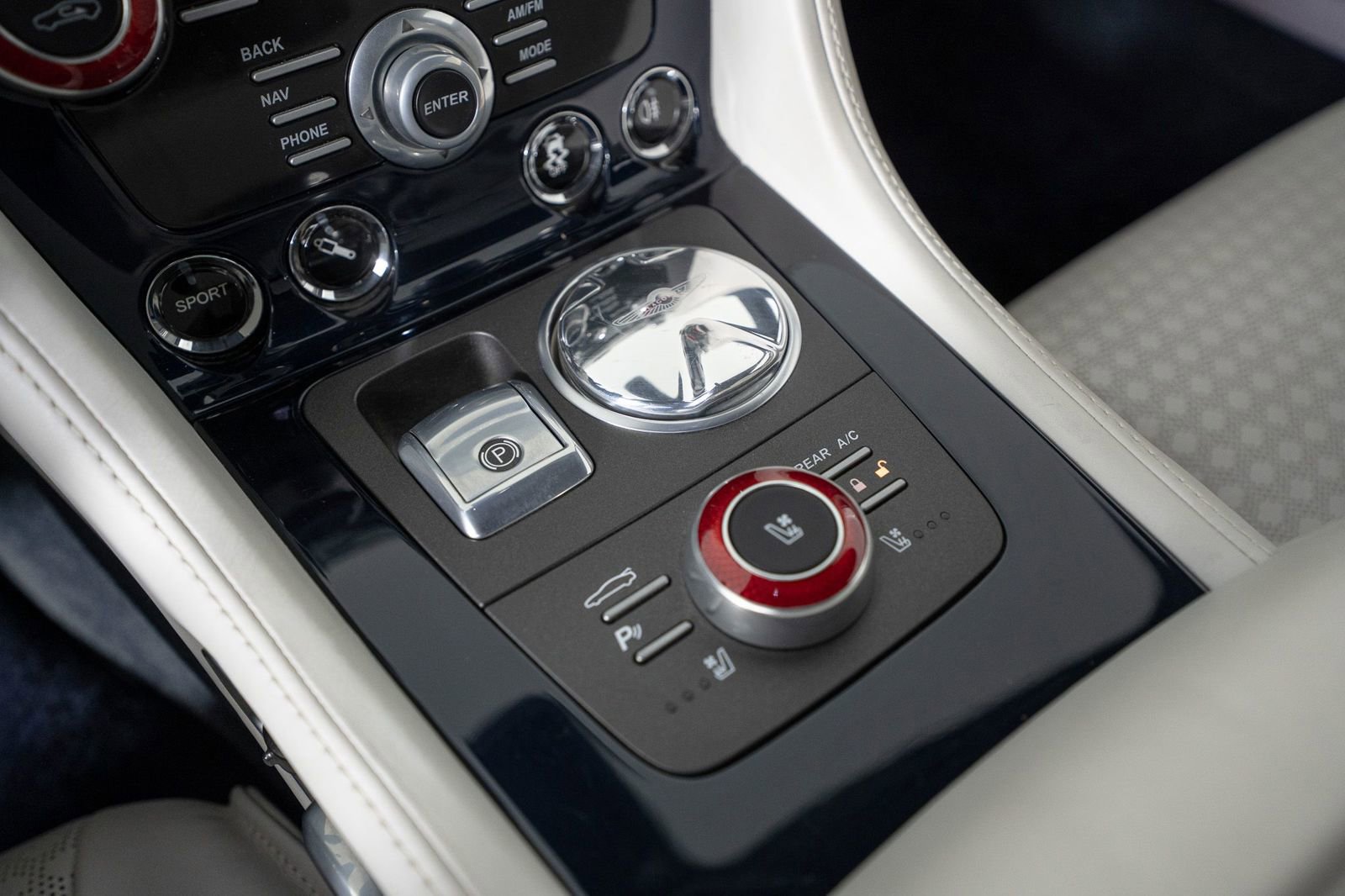 Used 2018 Aston Martin Lagonda RWD image 35