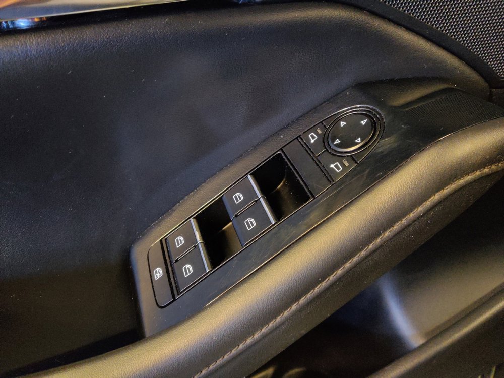 Used 2023 MAZDA MAZDA3 s image 27