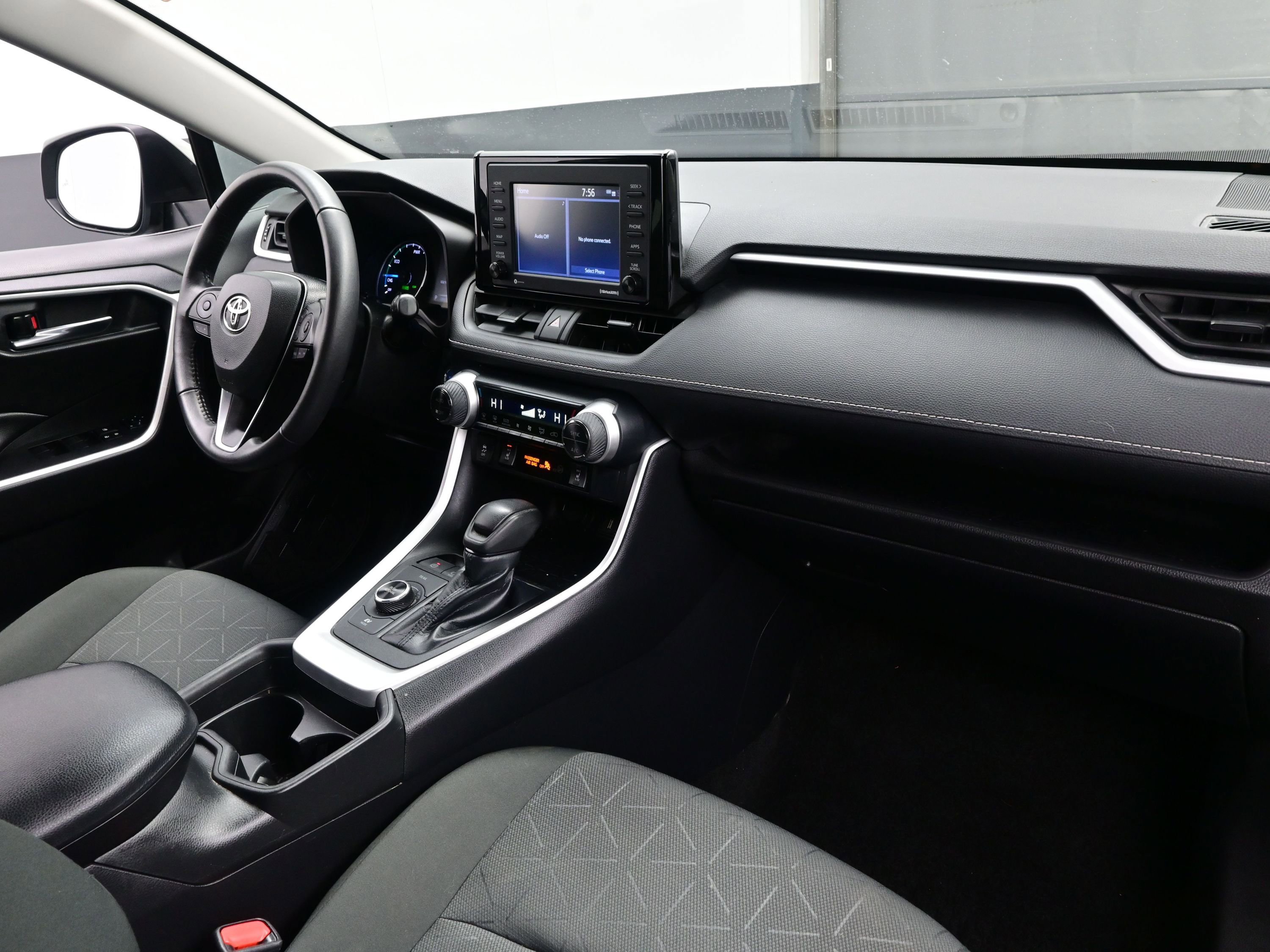 Used 2021 Toyota RAV4 XLE w/ Convenience Package image 15