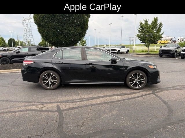 Used 2019 Toyota Camry SE w/ Carpet Mat Package FWD image 3