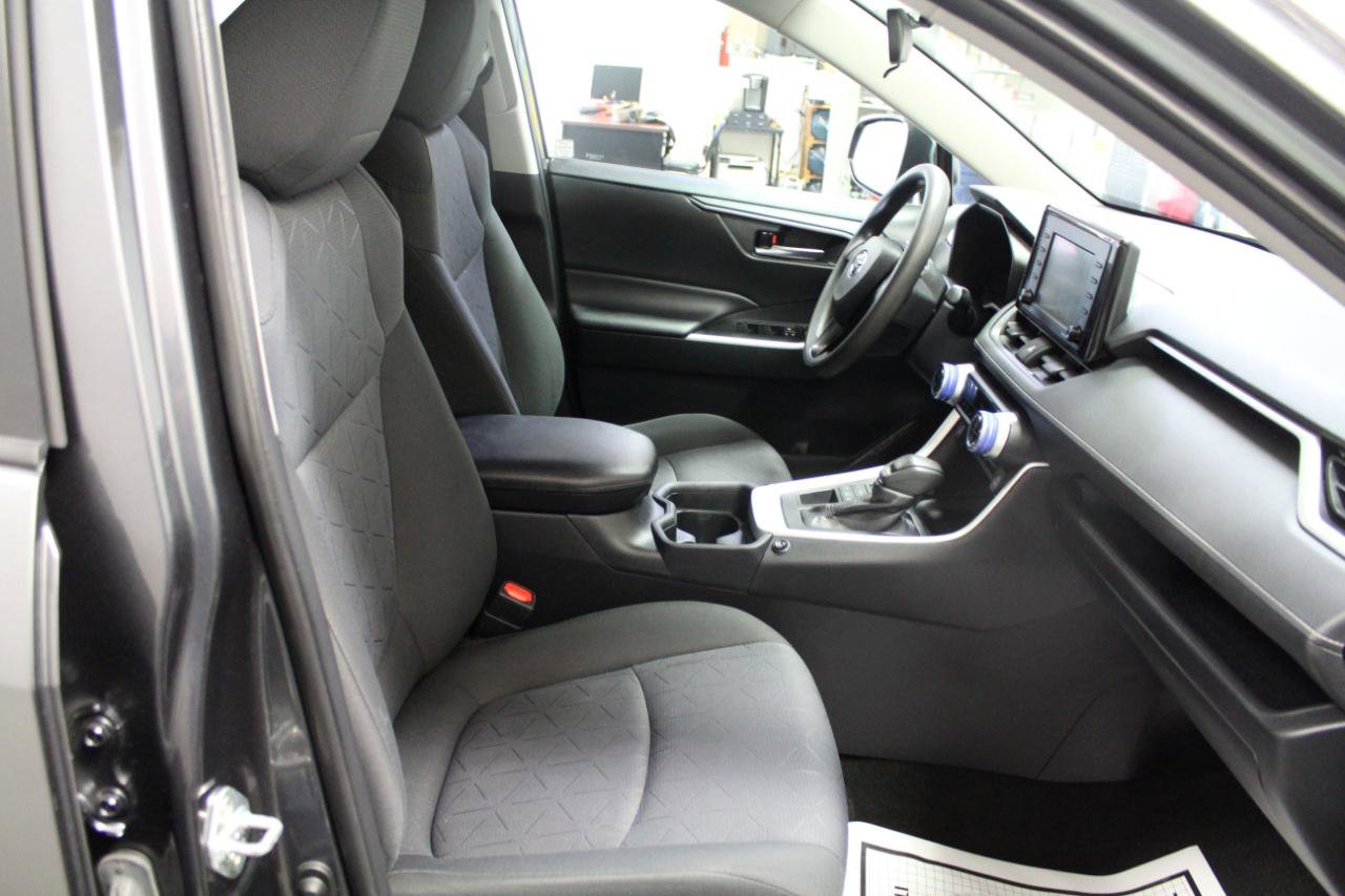 Used 2020 Toyota RAV4 XLE w/ All Weather Liner Package image 22