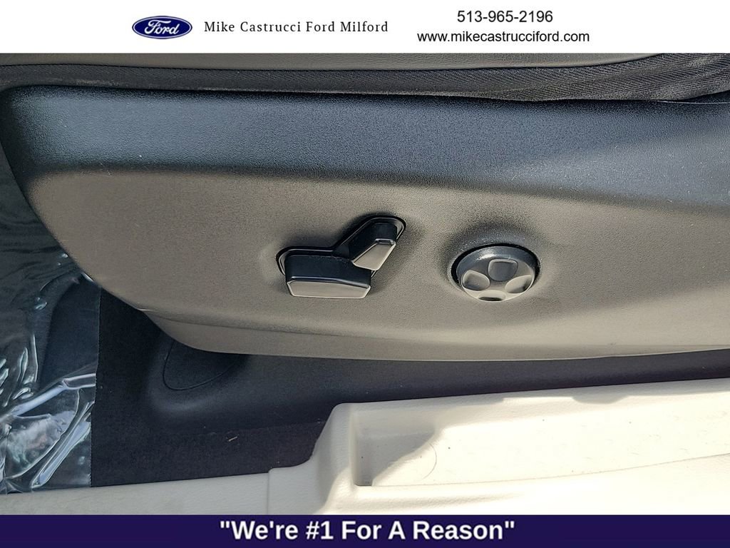 Used 2023 Chrysler Pacifica Touring-L FWD image 21