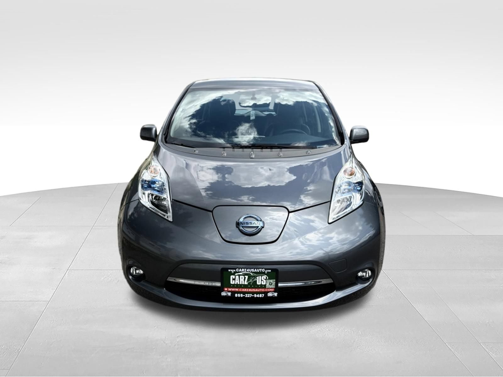 Used 2017 Nissan Leaf SL w/ Premium Package FWD image 2
