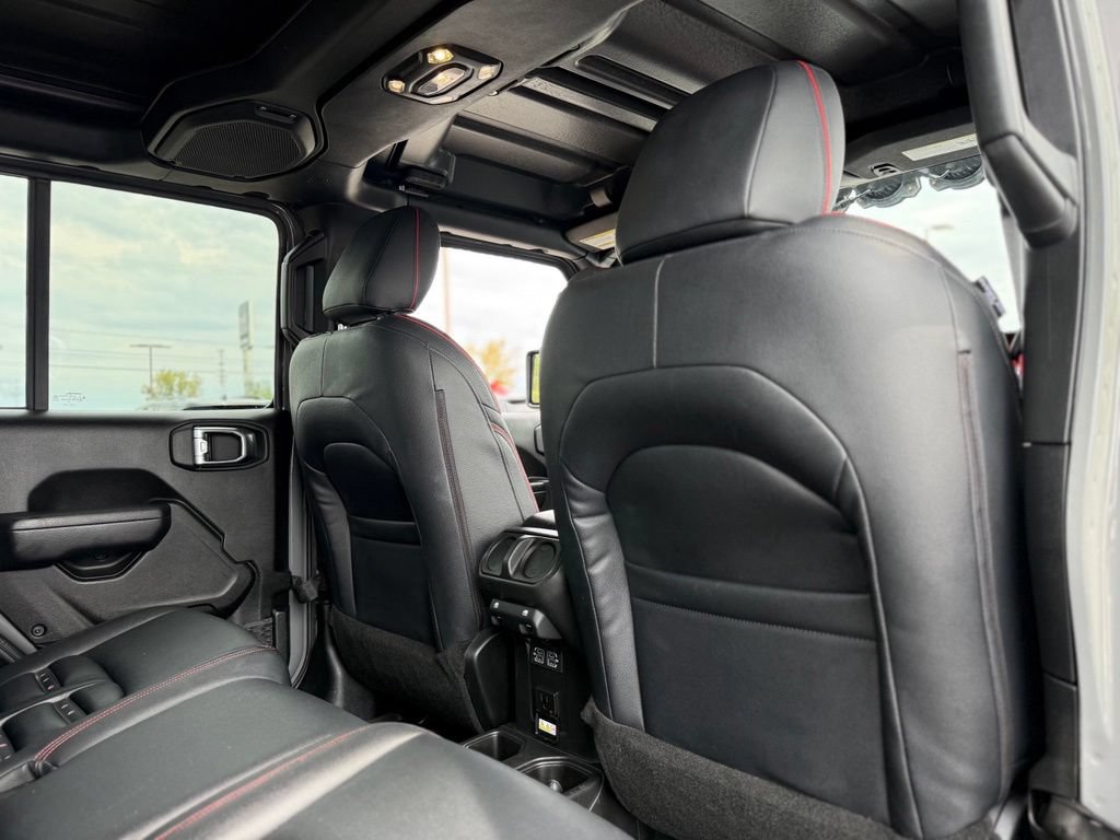 Used 2023 Jeep Gladiator Rubicon w/ Cold Weather Group AWD/4WD image 17