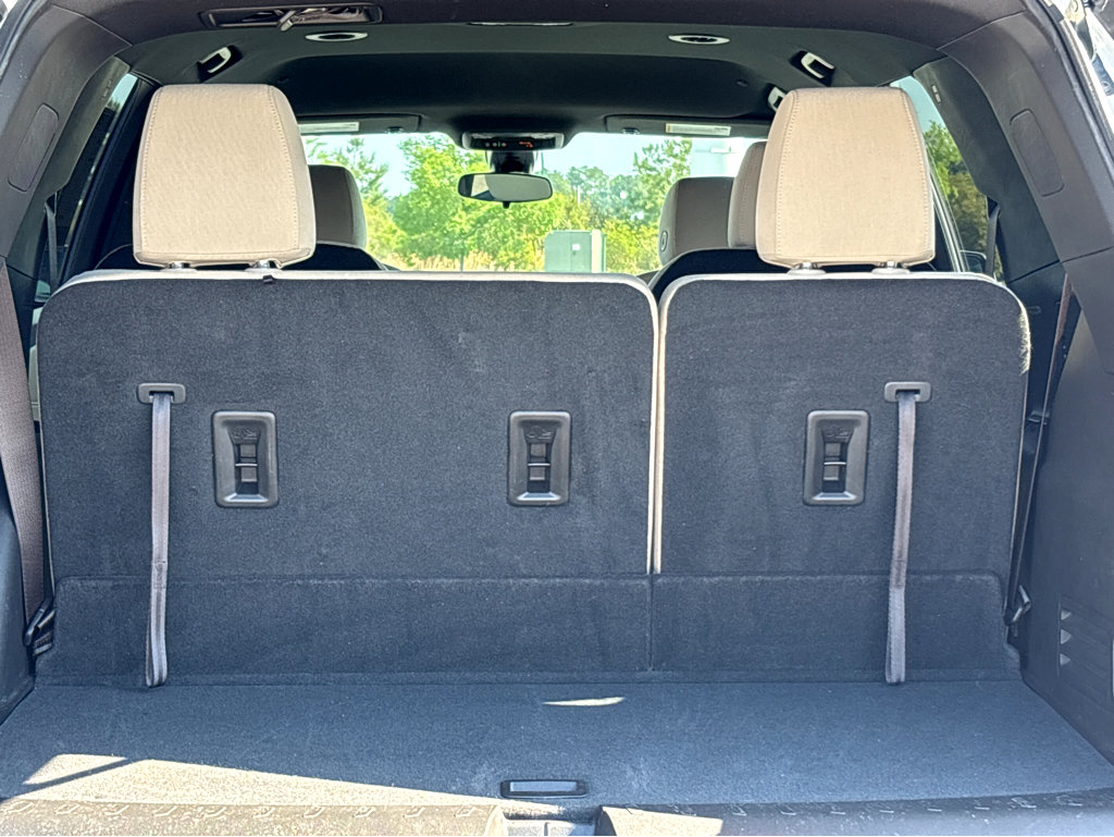 Used 2023 Chevrolet Traverse LT image 20