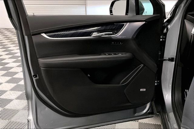 Used 2023 Cadillac XT6 Premium Luxury w/ Technology Package image 21