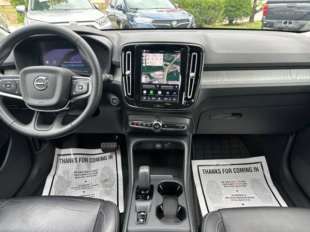 Used 2023 Volvo XC40 B4 Core w/ Convenience Package FWD image 11